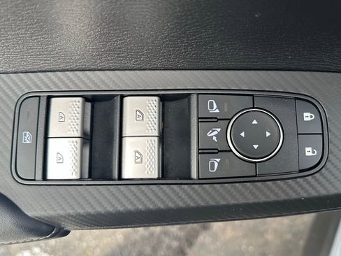 Used 2025 Mitsubishi Outlander SE image 20