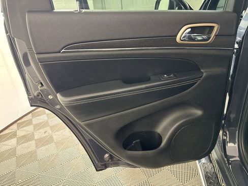 Used 2015 Jeep Grand Cherokee Limited w/ Trailer Tow Group IV image 18