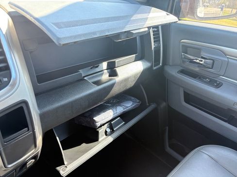 Used 2020 RAM 1500 Classic SLT image 6