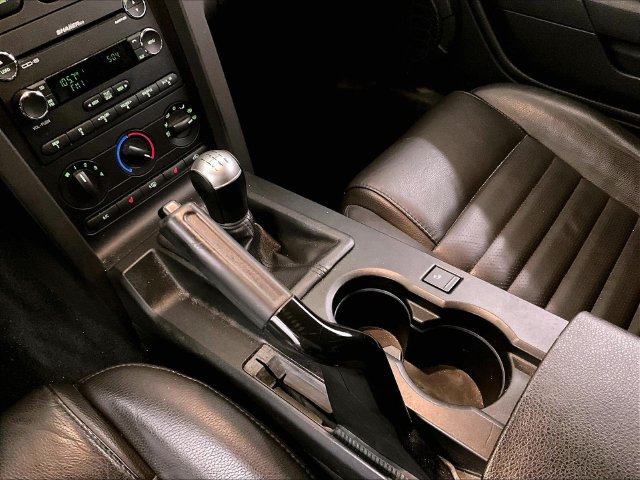 Used 2009 Ford Mustang GT Premium RWD image 16