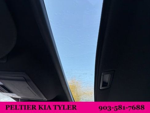 Used 2015 Ford Expedition Platinum image 24