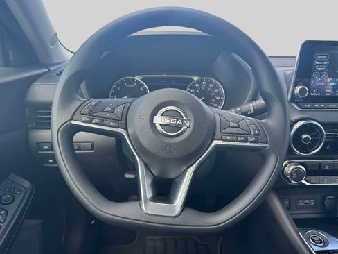 Used 2025 Nissan Sentra SV FWD image 13