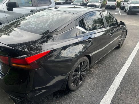 Used 2022 Nissan Altima 2.5 SR w/ Midnight Edition Package FWD image 8