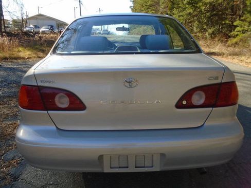 Used 2002 Toyota Corolla CE image 6