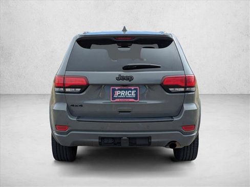 Used 2022 Jeep Grand Cherokee Laredo X AWD/4WD image 7