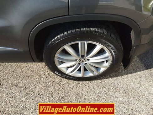 Used 2016 Volkswagen Tiguan SE image 10
