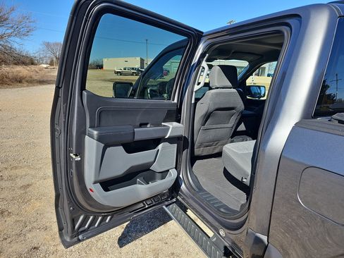 Used 2022 Ford F150 XLT w/ Equipment Group 302A High image 12