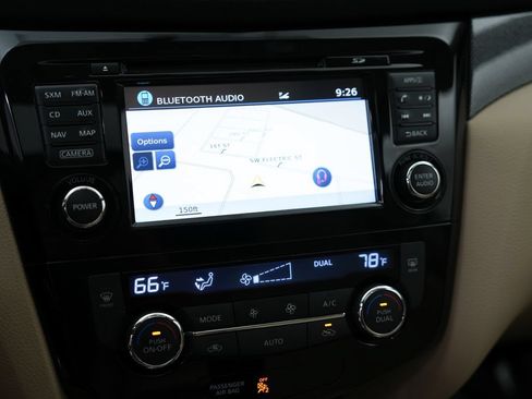 Used 2016 Nissan Rogue SL w/ SL Premium Package FWD image 17