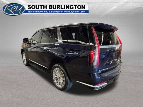 Used 2024 Cadillac Escalade Premium Luxury w/ Performance Package AWD/4WD image 5