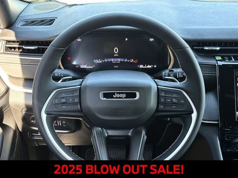 New 2025 Jeep Grand Cherokee L Altitude RWD image 10