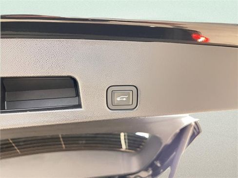 Certified 2025 Buick Enclave Sport Touring image 10