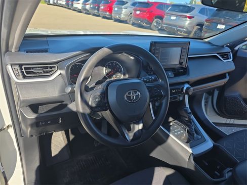 Used 2022 Toyota RAV4 XLE image 16
