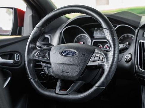 Used 2018 Ford Focus ST w/ Equipment Group 401A image 6