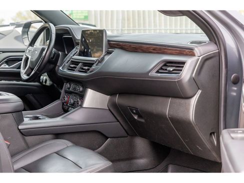 Used 2022 Chevrolet Suburban Z71 image 10
