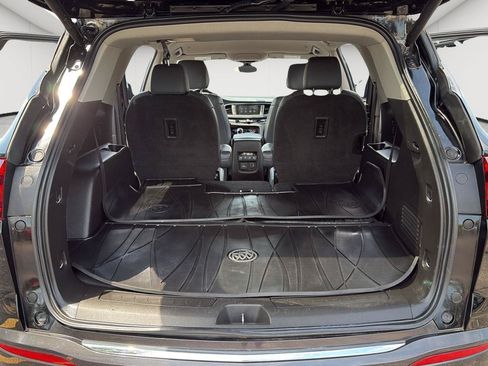 Used 2019 Buick Enclave Essence FWD image 17