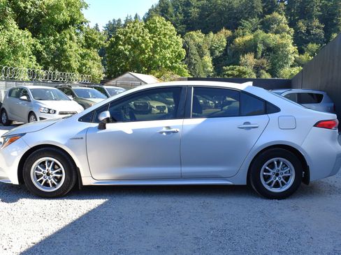 Used 2021 Toyota Corolla LE FWD image 9