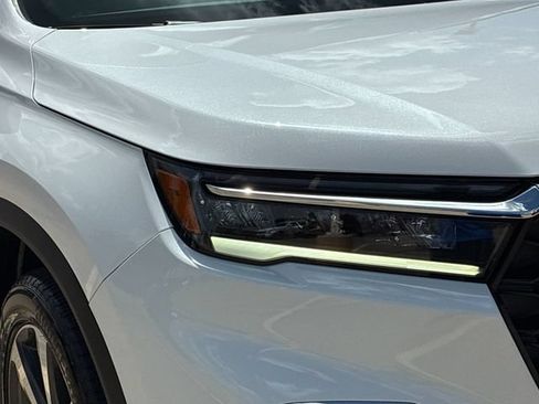 Used 2024 Honda Pilot Touring image 28