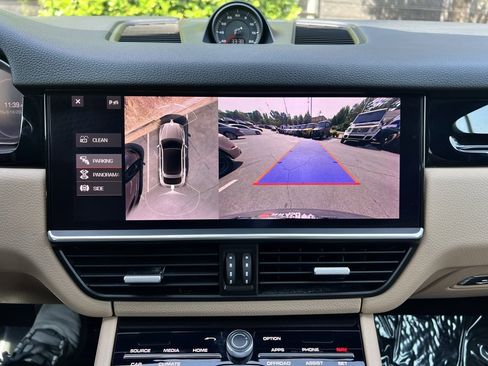 Used 2021 Porsche Cayenne Coupe image 47