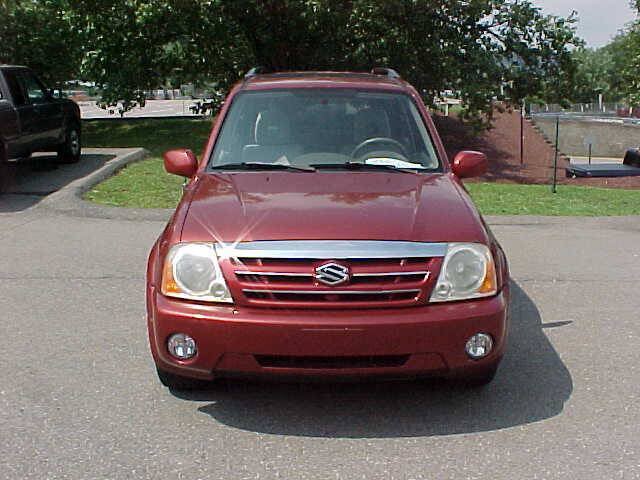 Used 2005 Suzuki XL7 4WD image 3