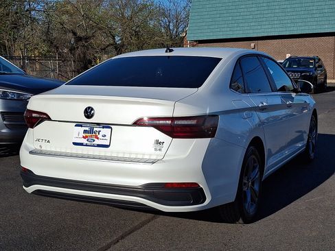 Used 2023 Volkswagen Jetta SE image 6