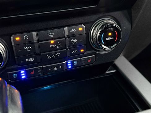 Used 2018 Ford F150 Raptor w/ Equipment Group 802A Luxury AWD/4WD image 24
