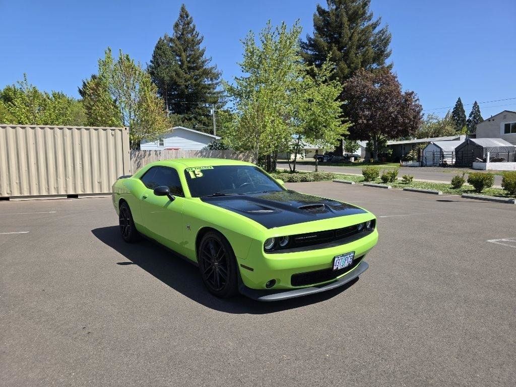 Used 2015 Dodge Challenger R/T Scat Pack w/ Leather Interior Group RWD image 3