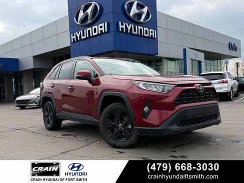 Used 2021 Toyota RAV4 XLE image 1