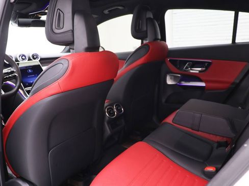 Used 2025 Mercedes-Benz GLC 300 4MATIC image 12