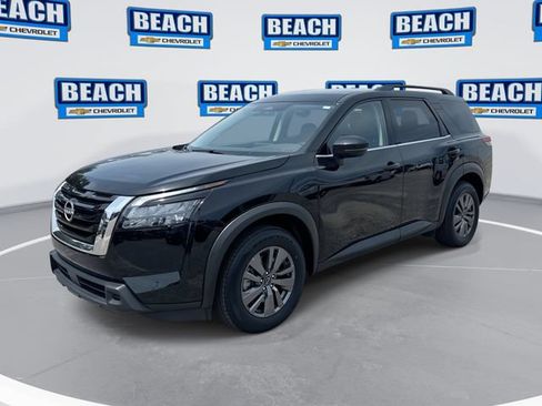 Used 2025 Nissan Pathfinder SV FWD image 1