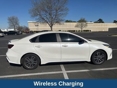 Used 2023 Kia Forte GT-Line w/ GT-Line Premium Package image 9