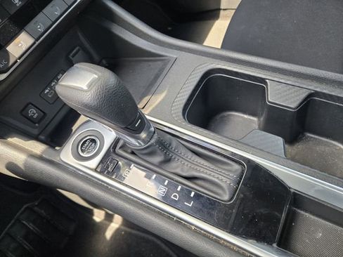 Used 2024 Nissan Sentra SV FWD image 16