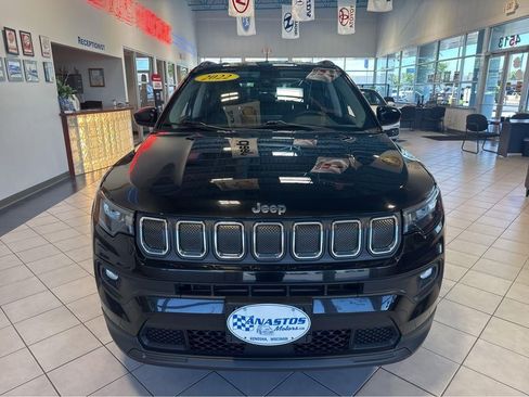 Used 2022 Jeep Compass Latitude AWD/4WD image 2