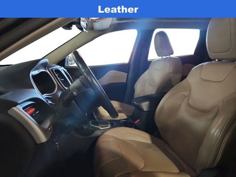 Used 2016 Jeep Cherokee Limited w/ Luxury Group image 8