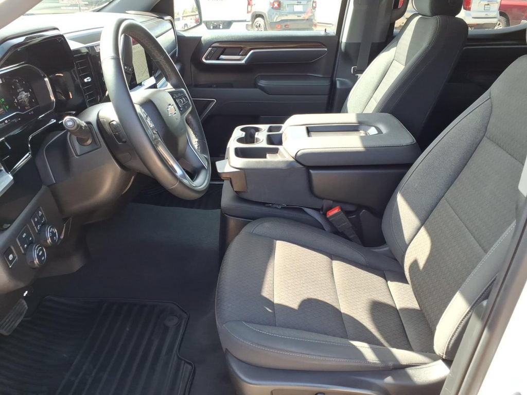 Used 2025 Chevrolet Silverado 1500 LT w/ Safety Package AWD/4WD image 15