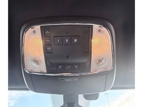 Used 2021 Jeep Grand Cherokee Laredo X image 16