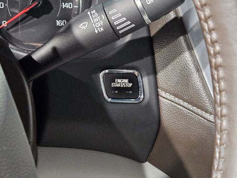 Used 2020 GMC Acadia SLT FWD image 33