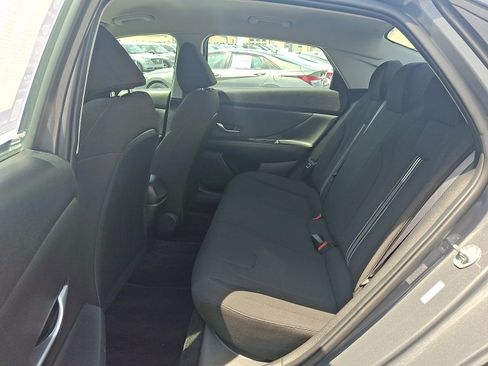 Used 2023 Hyundai Elantra SEL FWD image 11