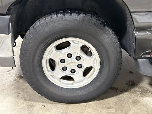 Used 2006 Chevrolet Tahoe LS w/ Smart Select Package image 24