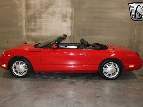 Used 2002 Ford Thunderbird image 2