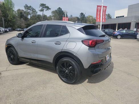 Used 2024 Buick Encore GX Sport Touring image 3