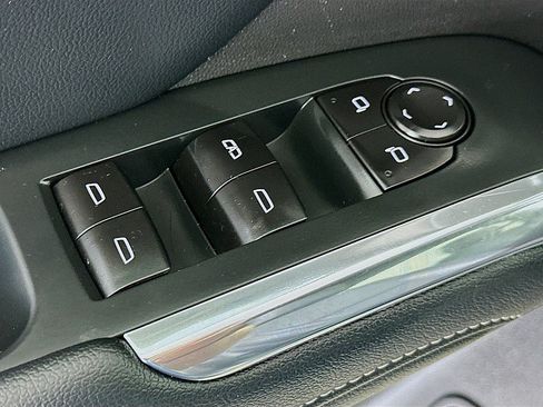 Used 2026 Chevrolet Traverse LT AWD/4WD image 18