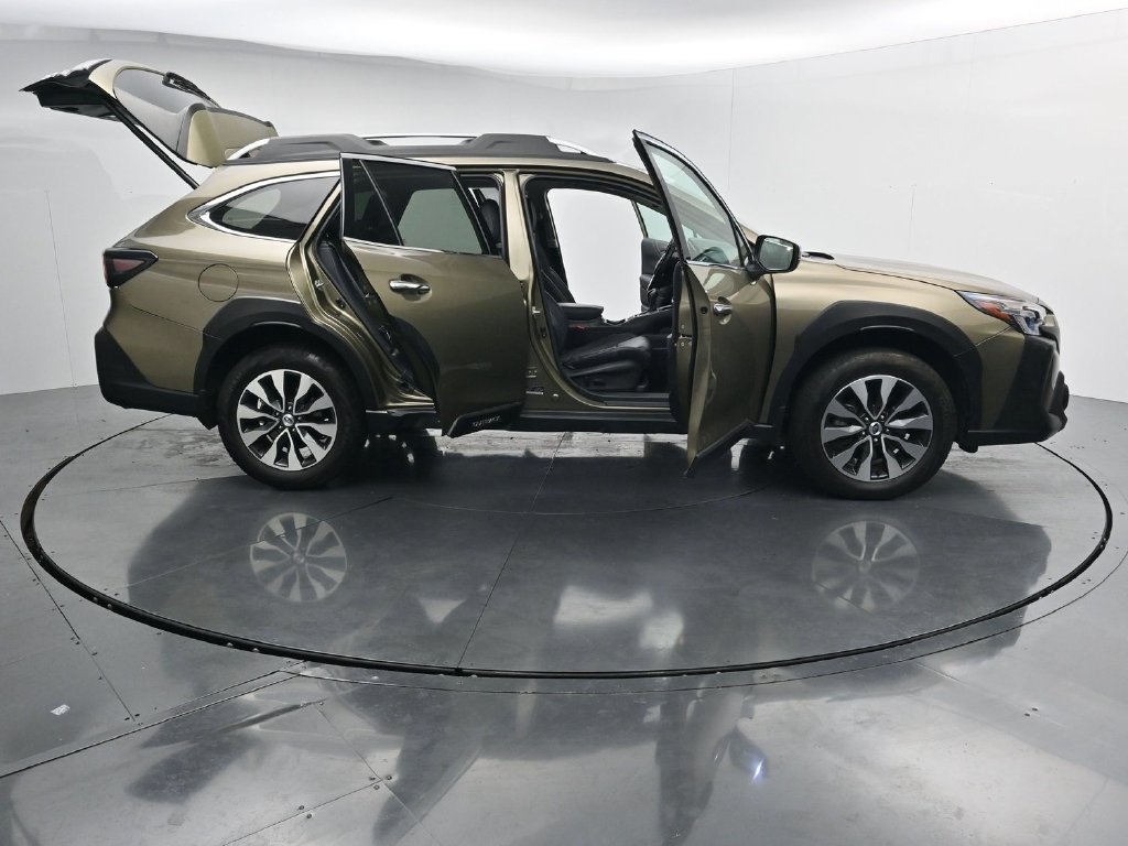 Used 2024 Subaru Outback Touring XT AWD/4WD image 27