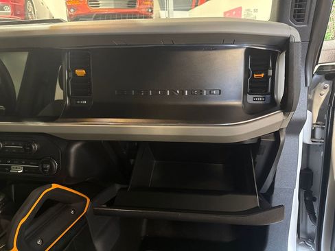 Used 2023 Ford Bronco Badlands image 95