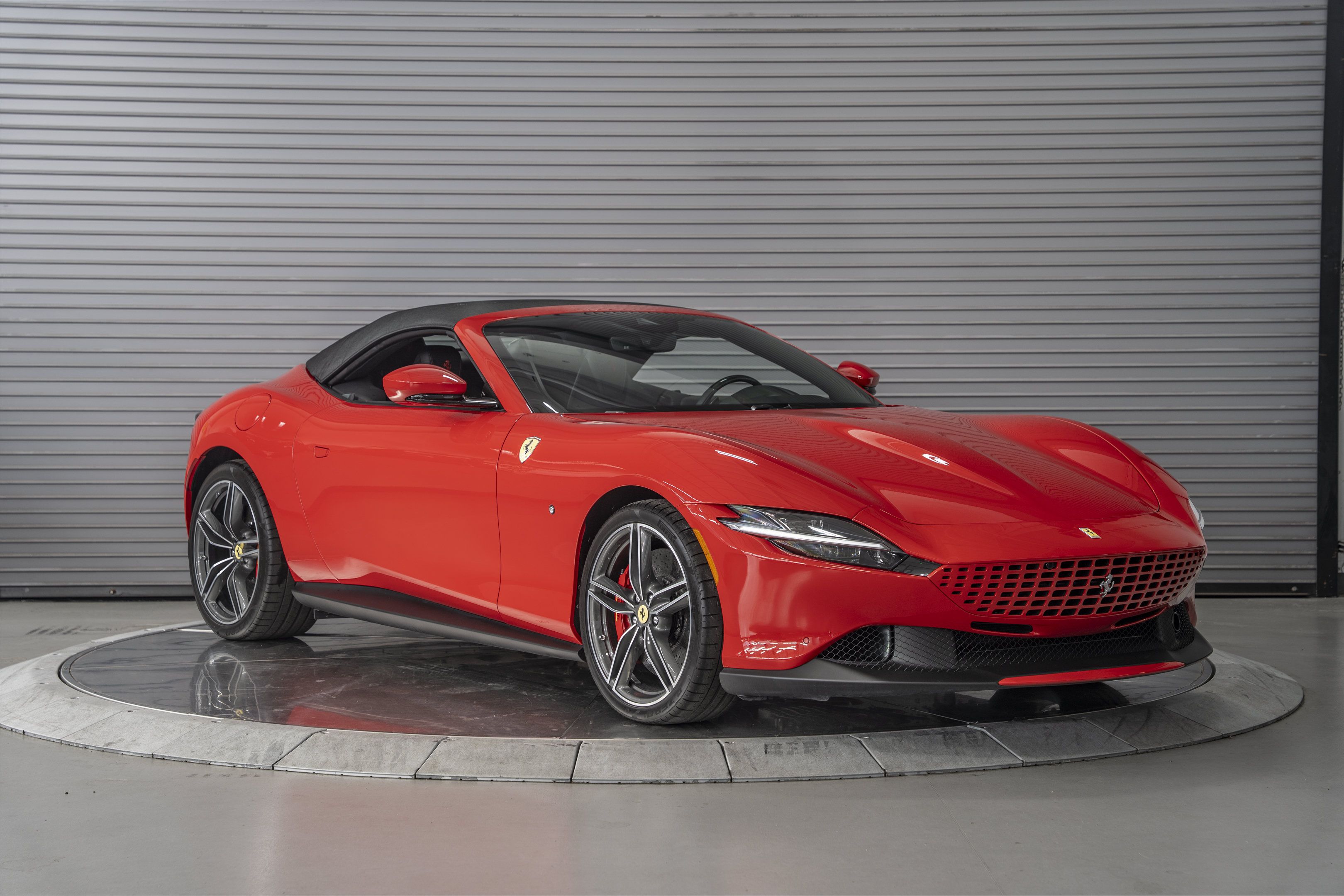 Used 2026 Ferrari Roma Spider RWD image 12