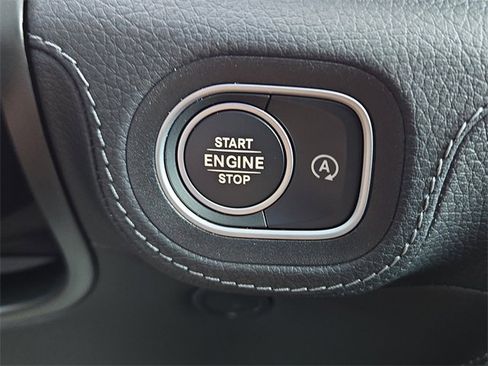 New 2025 Mercedes-Benz GLS 580 4MATIC image 11