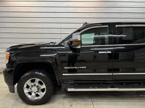 Used 2018 GMC Sierra 3500 Denali w/ Duramax Plus Package AWD/4WD image 3