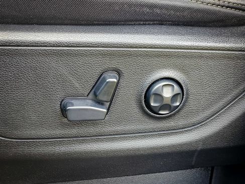 Used 2020 RAM 1500 Big Horn AWD/4WD image 15