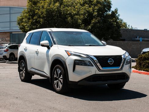 Used 2021 Nissan Rogue SV AWD/4WD image 3