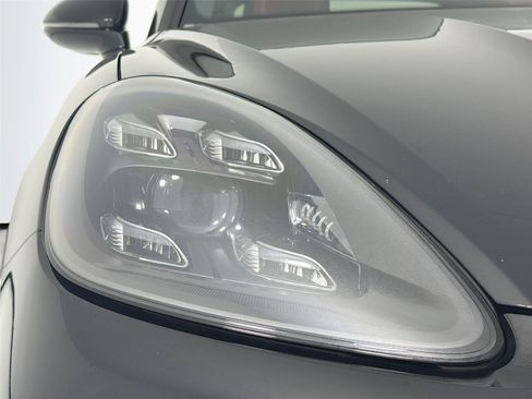 Used 2023 Porsche Cayenne Turbo S AWD/4WD image 10