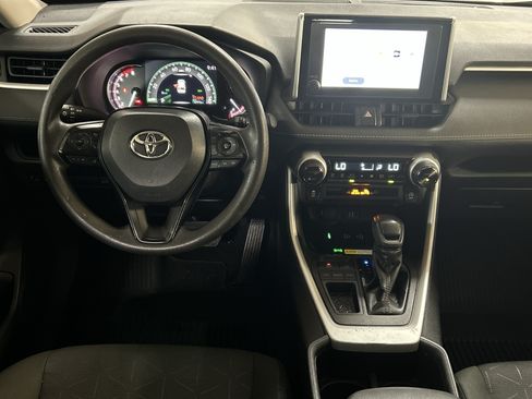 Used 2024 Toyota RAV4 XLE w/ Convenience Package FWD image 28